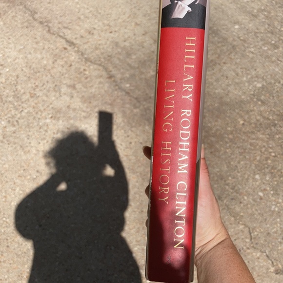 “Living history Hillary Rodham Clinton” hardback - Picture 12 of 14
